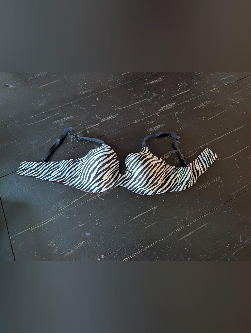 Maidenform One Fab Fit Zebra Print T-Shirt Bra Size 34D Hot Pink Lining Y2K